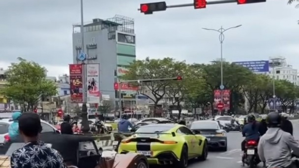 Dàn siêu xe vượt đèn đỏ vừa bị xử phạt 167 triệu đồng thuộc sở hữu của ai? - Ảnh 4