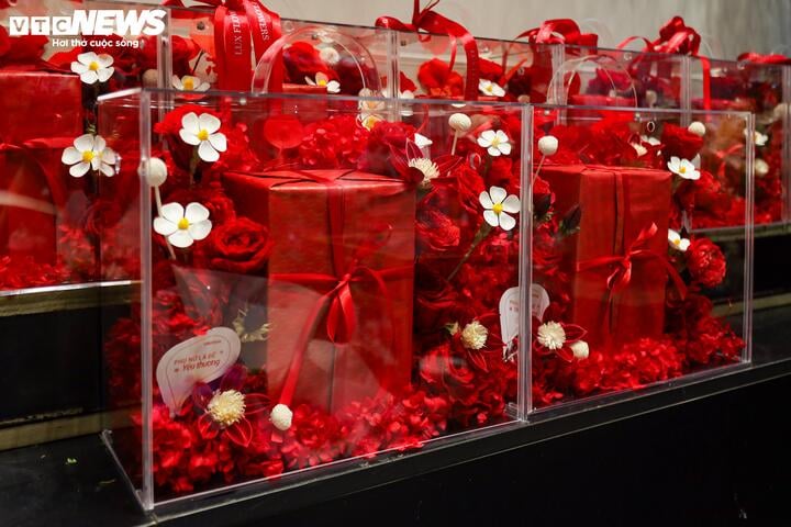 Khách hàng đổi 'gu', săn mua sen đá độc lạ dịp 8/3 - Ảnh 16