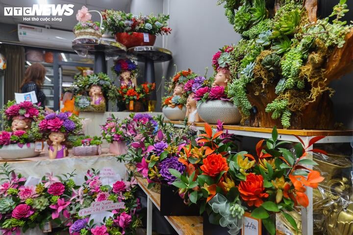 Khách hàng đổi 'gu', săn mua sen đá độc lạ dịp 8/3 - Ảnh 1