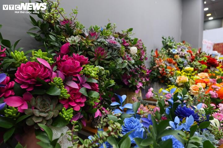 Khách hàng đổi 'gu', săn mua sen đá độc lạ dịp 8/3 - Ảnh 9