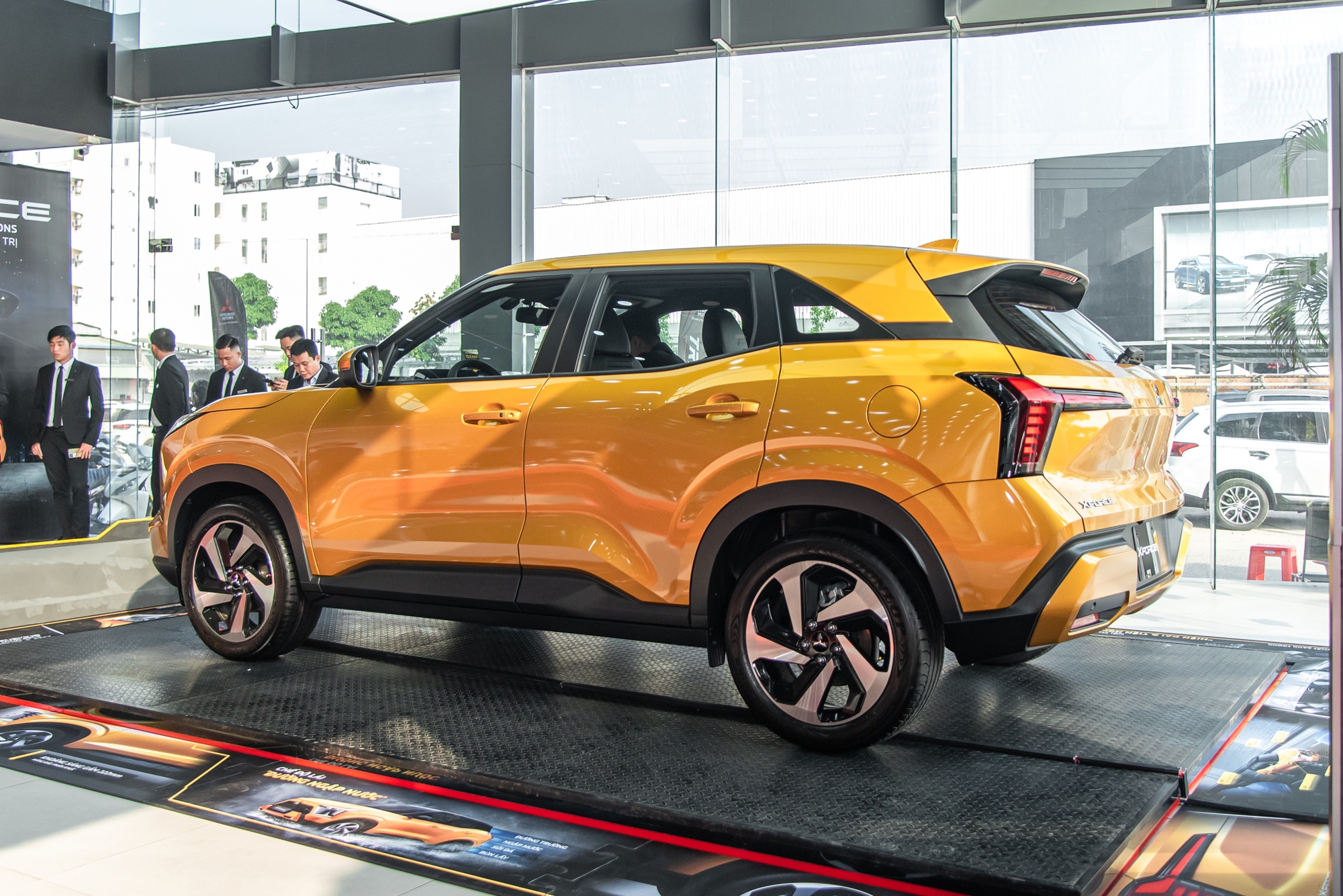 Mitsubishi Xforce giảm 70 triệu tại đại lý: Giá bản giữa tiệm cận Kia Sonet nhưng người mua phải đánh đổi một thứ - Ảnh 3