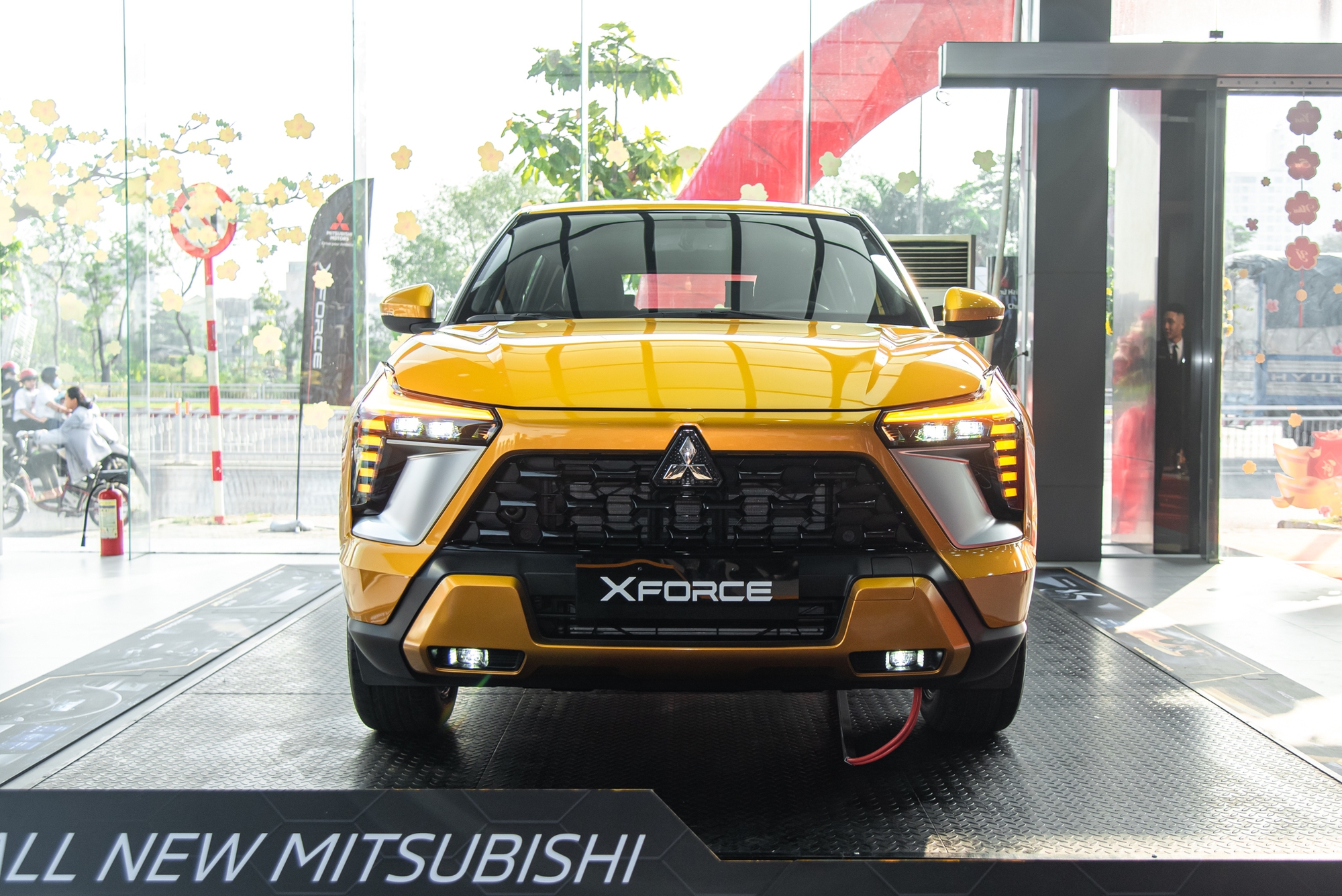 Mitsubishi Xforce giảm 70 triệu tại đại lý: Giá bản giữa tiệm cận Kia Sonet nhưng người mua phải đánh đổi một thứ - Ảnh 4