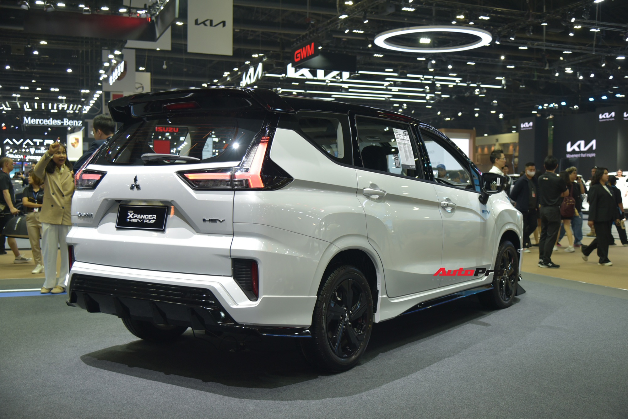 'Sờ tận tay' bộ đôi Mitsubishi Xpander và Xpander Cross HEV bản thể thao: Giá quy đổi 737 triệu đồng, thêm bodykit hầm hố, dễ thành hàng ‘hot’ nếu về Việt Nam - Ảnh 7