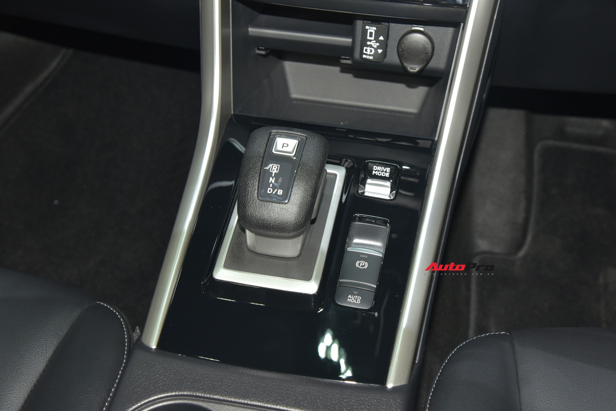 'Sờ tận tay' bộ đôi Mitsubishi Xpander và Xpander Cross HEV bản thể thao: Giá quy đổi 737 triệu đồng, thêm bodykit hầm hố, dễ thành hàng ‘hot’ nếu về Việt Nam - Ảnh 16