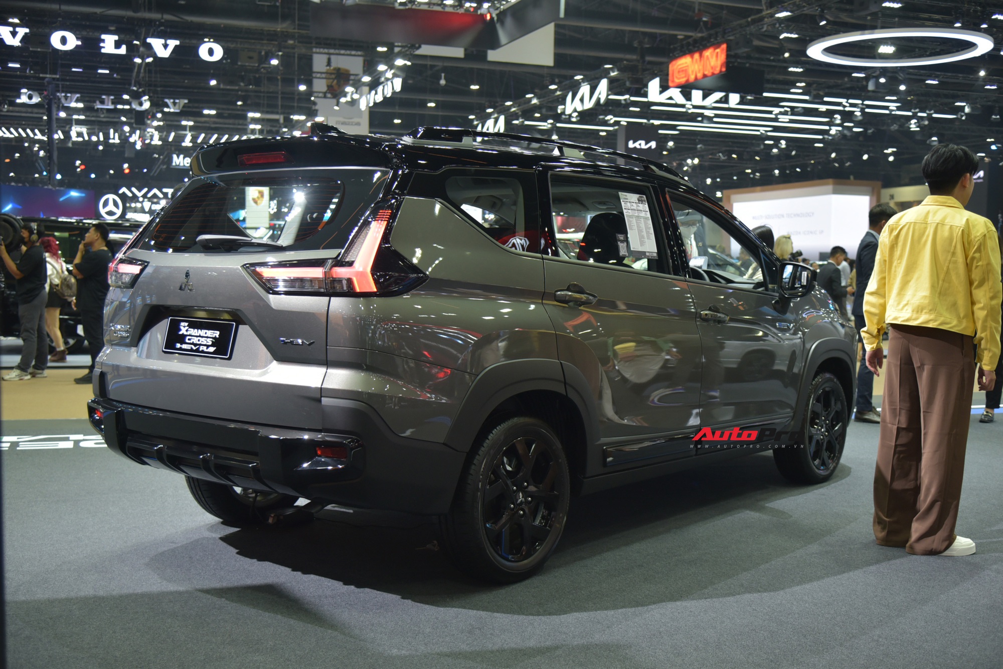 'Sờ tận tay' bộ đôi Mitsubishi Xpander và Xpander Cross HEV bản thể thao: Giá quy đổi 737 triệu đồng, thêm bodykit hầm hố, dễ thành hàng ‘hot’ nếu về Việt Nam - Ảnh 13