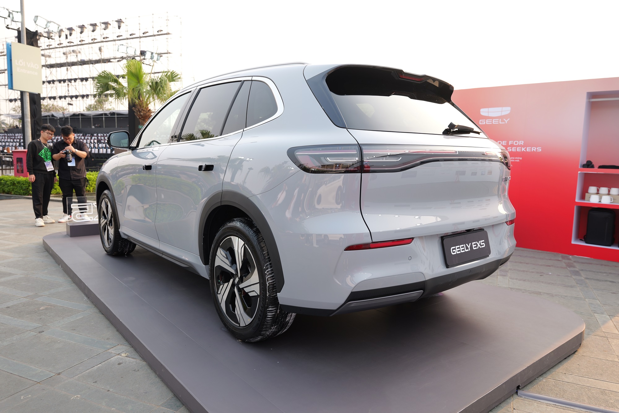 Cận cảnh tân binh xe điện Geely đến Việt Nam: Chạy 430km, đầy 80% pin chỉ 20 phút - Ảnh 6