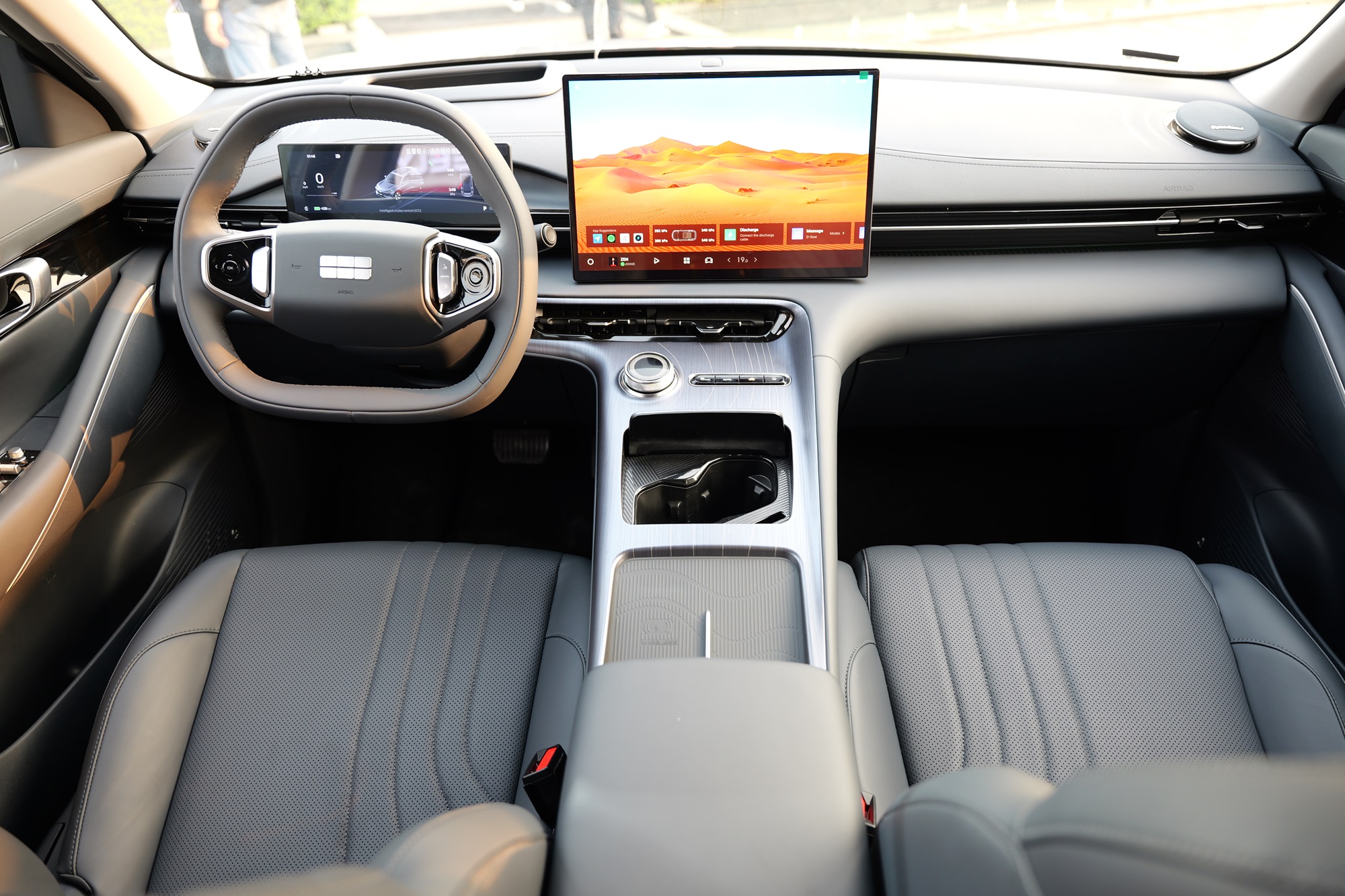 Cận cảnh tân binh xe điện Geely đến Việt Nam: Chạy 430km, đầy 80% pin chỉ 20 phút - Ảnh 8