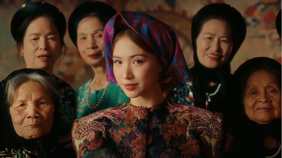 Hòa Minzy tiết lộ chi phí quay MV ‘Bắc Bling’ bằng ‘một căn chung cư cao cấp’, cát-sê cho nghệ sĩ Xuân Hinh gây chú ý đặc biệt - Ảnh 2