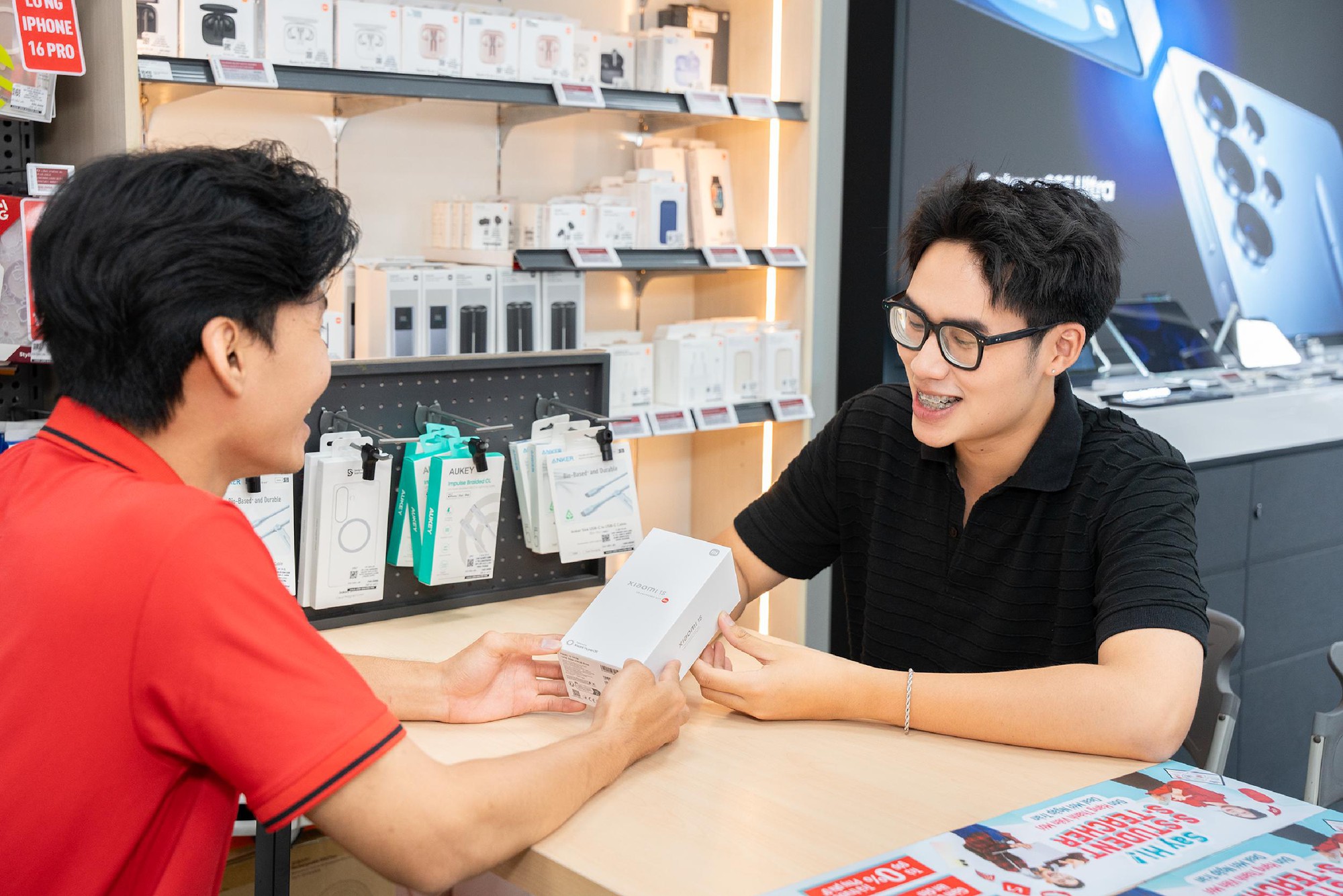 Xiaomi 15 series “cháy hàng” trong ngày đầu mở bán - Ảnh 2