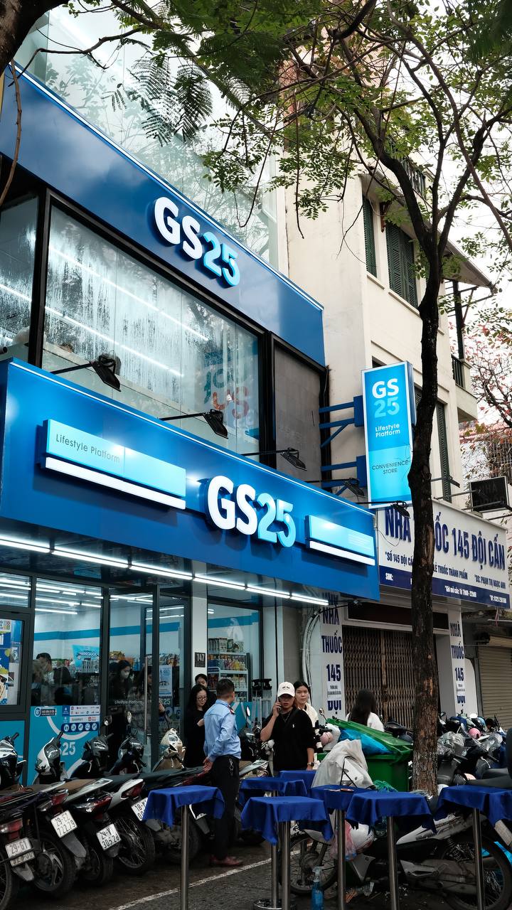 Chưa khai trương mà GS25 ở Hà Nội đã đông nghịt, netizen bất ngờ phát hiện 1 điều về vị trí các chi nhánh - Ảnh 12