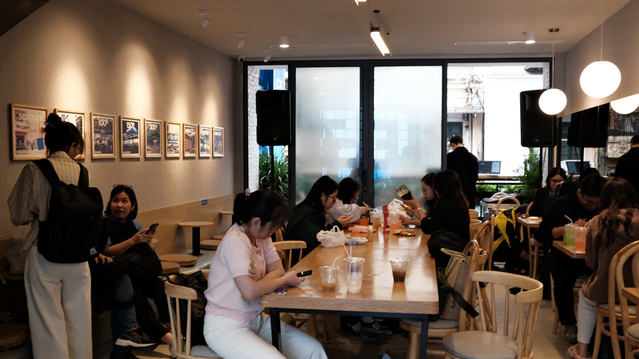 Chưa khai trương mà GS25 ở Hà Nội đã đông nghịt, netizen bất ngờ phát hiện 1 điều về vị trí các chi nhánh - Ảnh 6