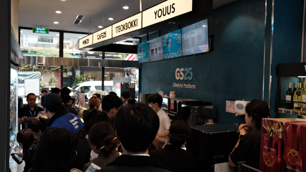 Chưa khai trương mà GS25 ở Hà Nội đã đông nghịt, netizen bất ngờ phát hiện 1 điều về vị trí các chi nhánh - Ảnh 4