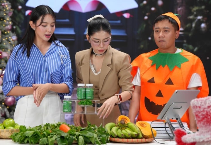 Quảng cáo lố kẹo rau củ, Quang Linh và Hằng Du Mục họp báo cúi đầu xin lỗi - Ảnh 2