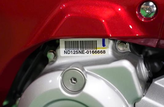 Honda Dream về đại lý Việt với số khung lộc phát cực độc: Chạy 50km/lít xăng, ánh vàng sang trọng, công nghệ hoài cổ - Ảnh 2