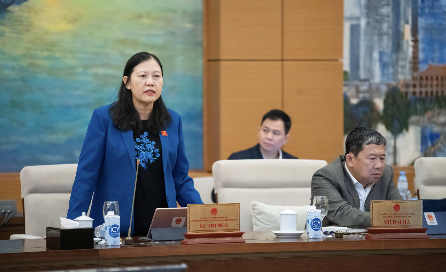 Đề xuất tiếp tục đánh thuế tiêu thụ đặc biệt với xăng và điều hòa - Ảnh 1