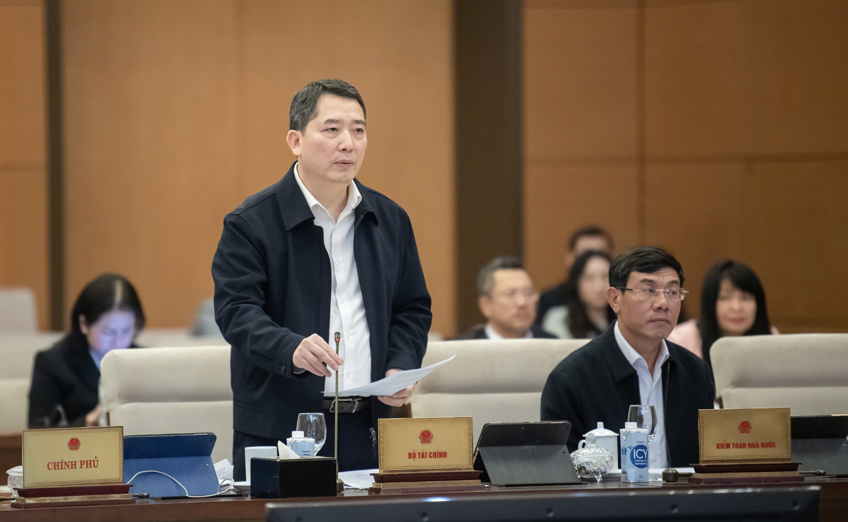 Đề xuất tiếp tục đánh thuế tiêu thụ đặc biệt với xăng và điều hòa - Ảnh 2