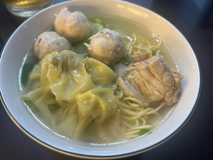 Thịt heo tăng không ngừng, cơm tấm, ổ bánh mì ở TP.HCM bắt đầu đội giá - Ảnh 3