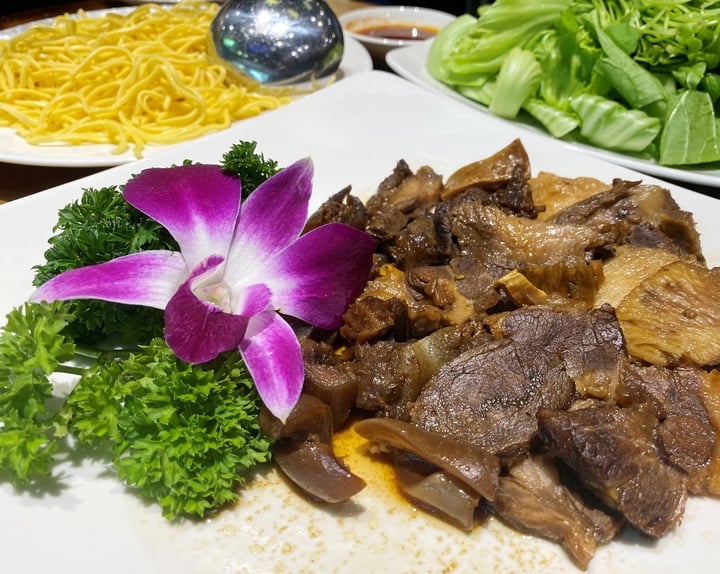 Độc đáo thịt lừa giá vài triệu đồng/kg hút khách ở TP.HCM - Ảnh 3