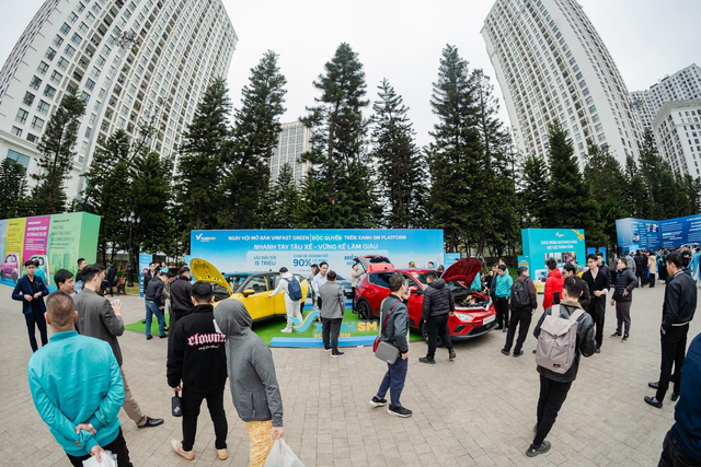 "Cứ chuyển đổi đi, lỗ tôi chịu" - Một công ty mua 1.000 xe VinFast chưa lộ diện ngoài đời để về cày tiền - Ảnh 1