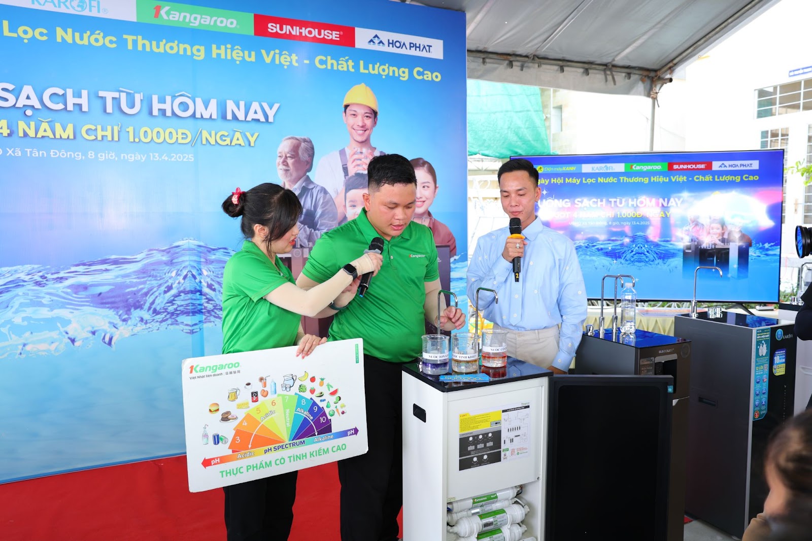 Điện máy Xanh mang máy lọc nước về tận nơi để người dân dùng thử - Ảnh 3