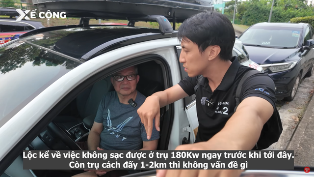 Gặp đoàn xe điện Việt phượt xuyên Đông Nam Á, người Singapore nói: "Tôi rất tự hào về VinFast" - Ảnh 3