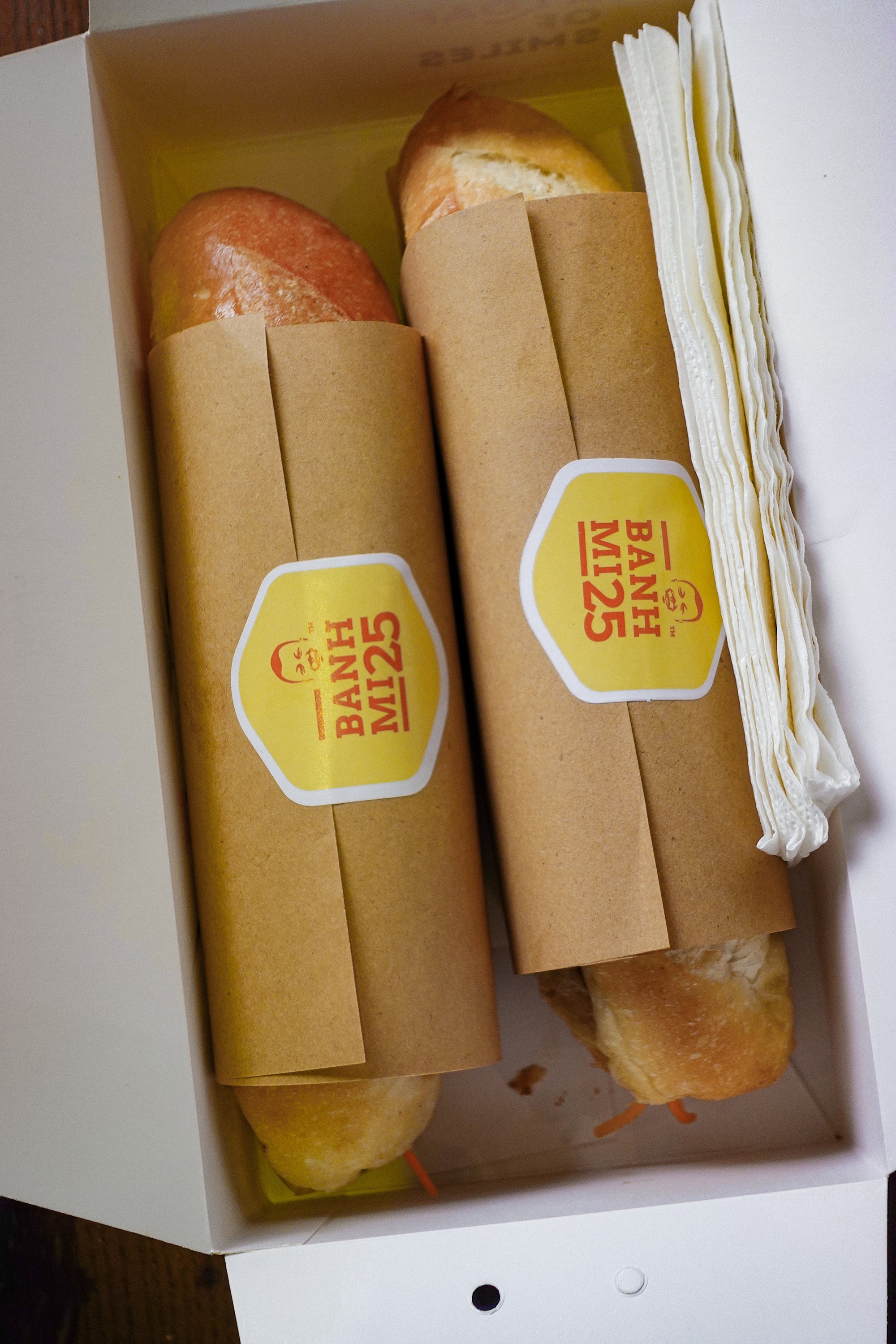 Hàng bánh mì đông khách Tây nhất Hà Nội: Chờ 20 phút để mua ổ bánh 45k liệu có xứng đáng? - Ảnh 14