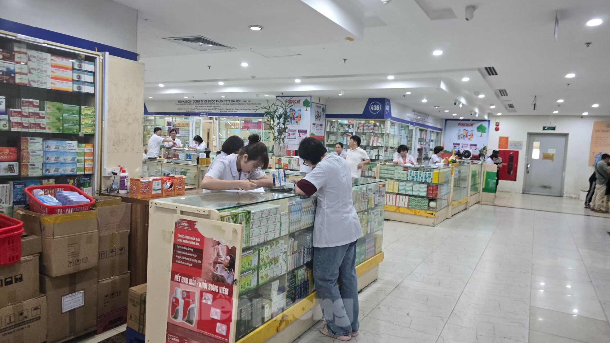 Hà Nội: Chợ thuốc lớn nhất miền Bắc hoạt động cầm chừng sau vụ án thuốc giả vừa bị triệt phá - Ảnh 4
