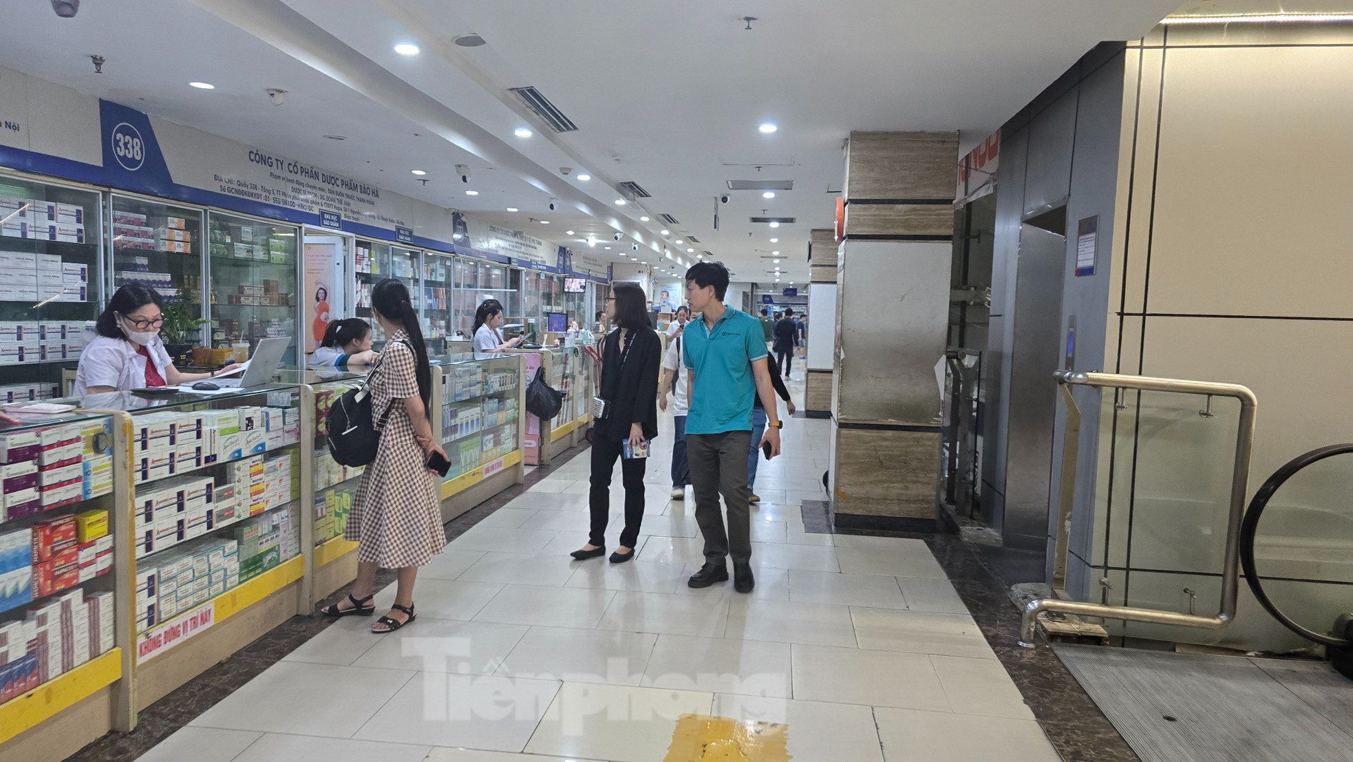 Hà Nội: Chợ thuốc lớn nhất miền Bắc hoạt động cầm chừng sau vụ án thuốc giả vừa bị triệt phá - Ảnh 6