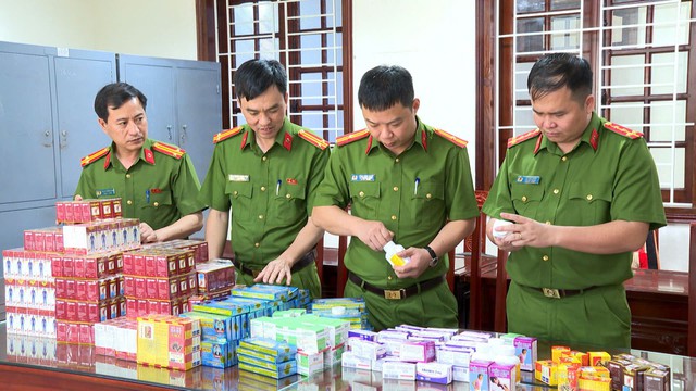 Cận cảnh 10 tấn thuốc giả trị giá tiền tỷ trong 6 kho hàng vừa bị khám xét khẩn cấp ở 6 tỉnh, thành phố - Ảnh 3