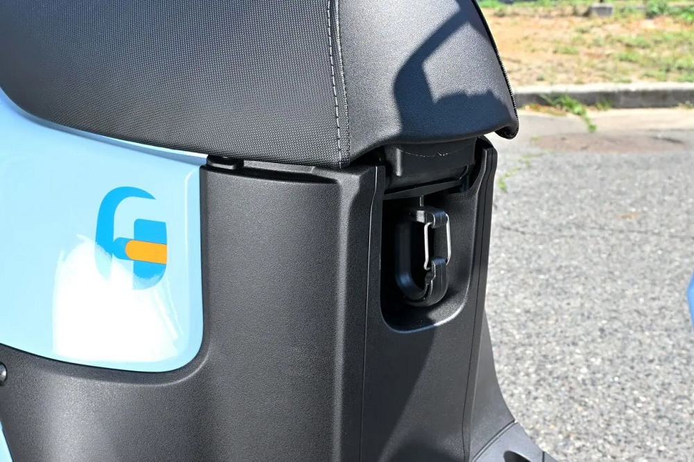 Yamaha Fazzio Blue Core Hybrid ra mắt: 'Cứu tinh' cho dân văn phòng mùa xăng tăng giá! - Ảnh 7