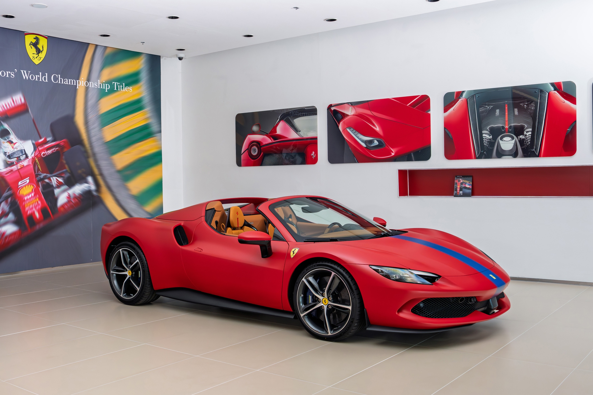 Ảnh thực tế Ferrari 296 GTS độc nhất Việt Nam: Màu sơn giống xe đua F1, nhiều chi tiết hiếm có trên siêu xe trong nước - Ảnh 1