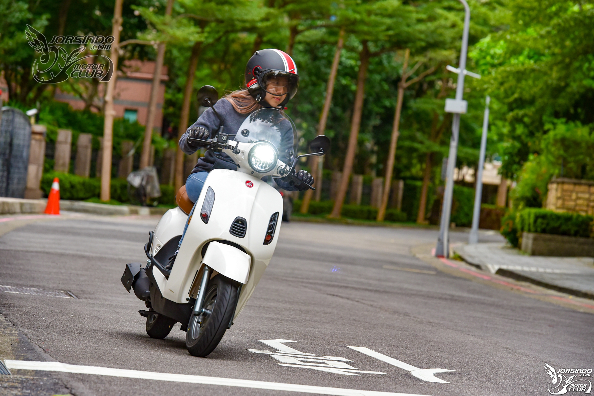 Ở Việt Nam có 2 mẫu xe tay ga vừa ra mắt: Một mẫu ăn xăng 1,9L/100km, một mẫu khỏe gấp 3 lần Vision - Ảnh 1