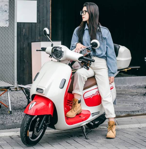 Xe ga đẹp cổ điển, bình xăng to hơn Honda Lead, trang bị ngang SH 160i, giá quy đổi chỉ 28 triệu đồng - Ảnh 1