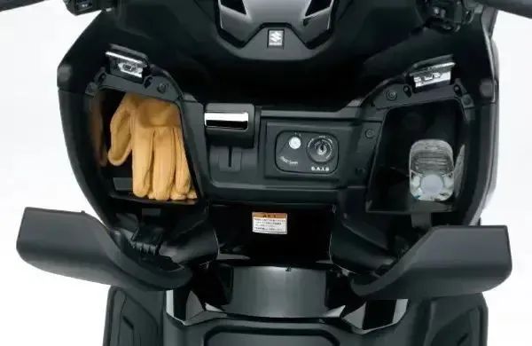 Suzuki bất ngờ ra mắt mẫu xe tay ga khiến nhiều người phải 'yêu' ngay từ cái nhìn đầu tiên - Ảnh 8