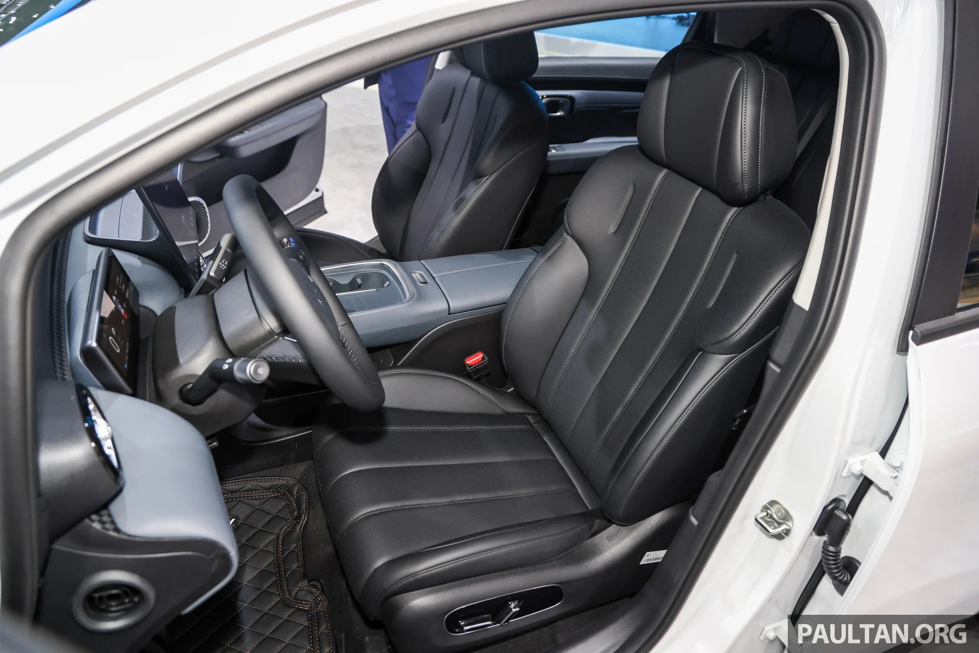 Mẫu xe hatchback thiết kế cực đẹp khuấy đảo thị trường, giá quy đổi ngang Hyundai Grand i10 - Ảnh 7