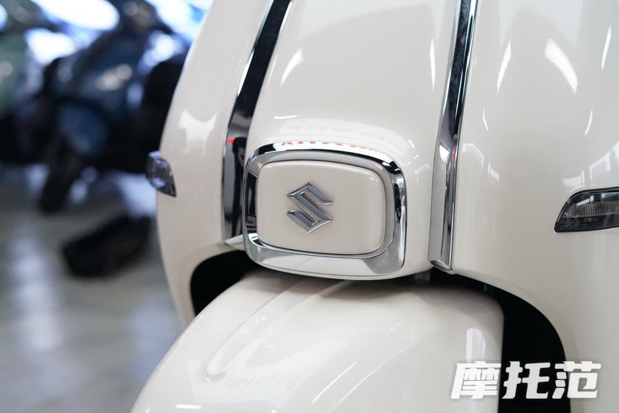 Suzuki âm thầm ra mắt mẫu xe tay ga 125cc đẹp hơn nhiều các đối thủ đến từ Honda hay Yamaha mà giá chỉ hơn 35 triệu đồng - Ảnh 8