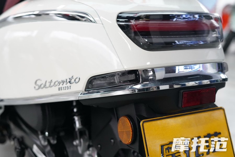 Suzuki âm thầm ra mắt mẫu xe tay ga 125cc đẹp hơn nhiều các đối thủ đến từ Honda hay Yamaha mà giá chỉ hơn 35 triệu đồng - Ảnh 9