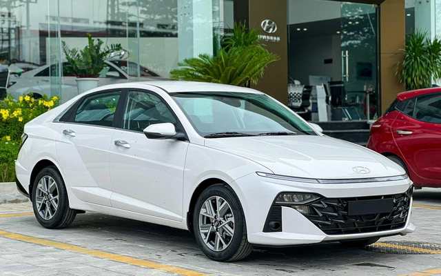 Ô tô Hyundai bất ngờ nhận ưu đãi hiếm có: Giảm 70% lệ phí trước bạ, tặng tiền mặt và nhiều quà khủng - Ảnh 2