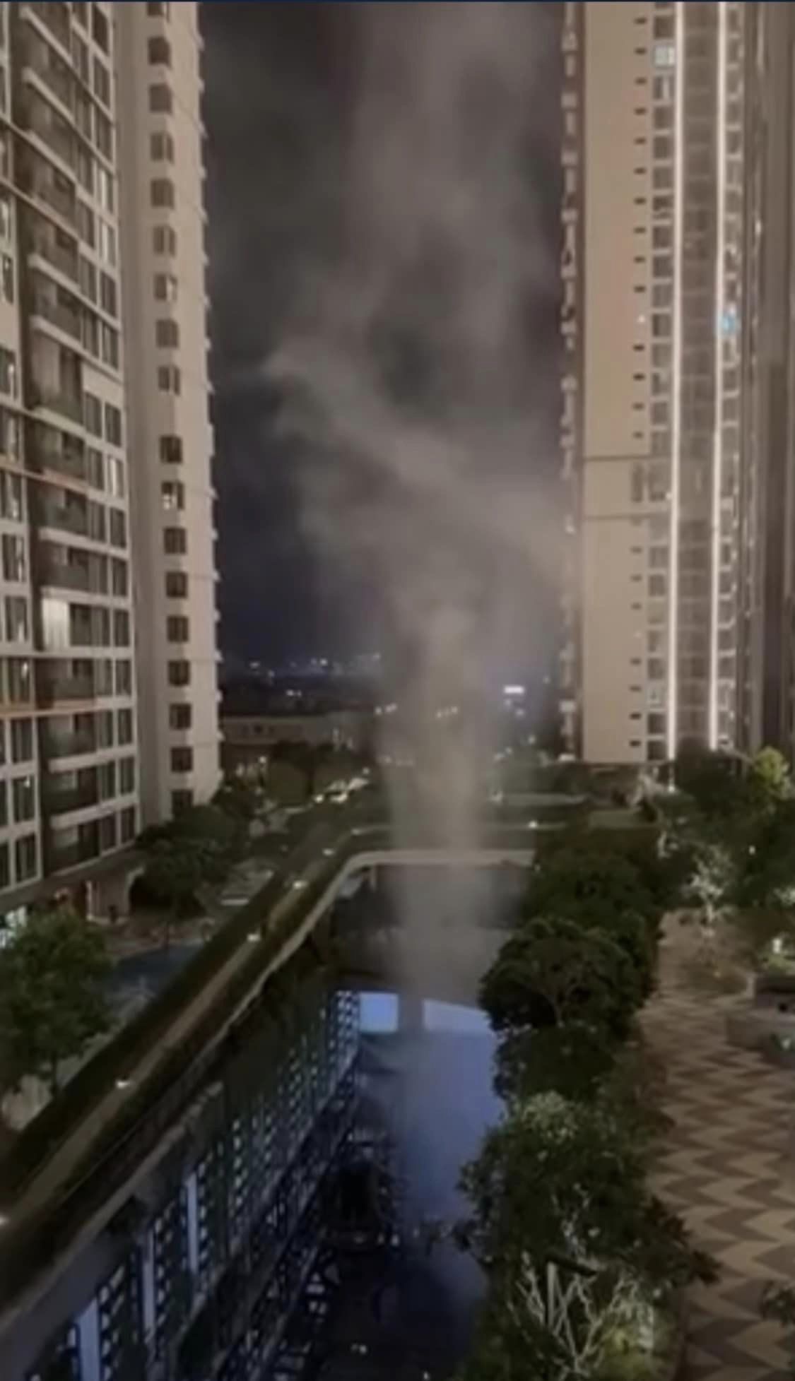 Vụ Mercedes-Benz S 450 L giá hơn 5 tỷ của Duy Mạnh bị cháy: Bảo hiểm định giá 2,9 tỷ, bên bán nói do chuột, chủ xe vẫn kiện tiếp - Ảnh 4