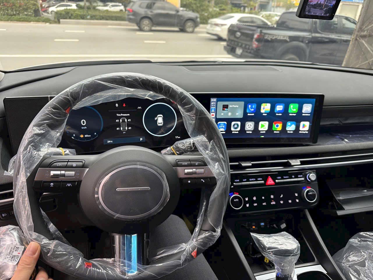 Hyundai Tucson bản đắt nhất giảm giá đến 80 triệu tại đại lý: Giá sau giảm còn 909 triệu đồng, vẫn cao hơn Territory bản tương đương - Ảnh 3