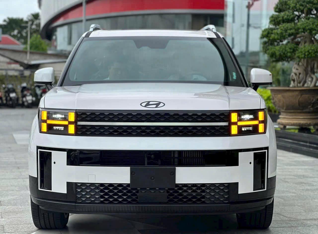 Hyundai Santa Fe "dọn kho" giảm giá 145 triệu đồng tại đại lý: Bản tầm trung còn từ 1,12 tỷ, thêm lựa chọn giá rẻ hơn Everest nhưng phải đánh đổi một thứ khi bán lại - Ảnh 5