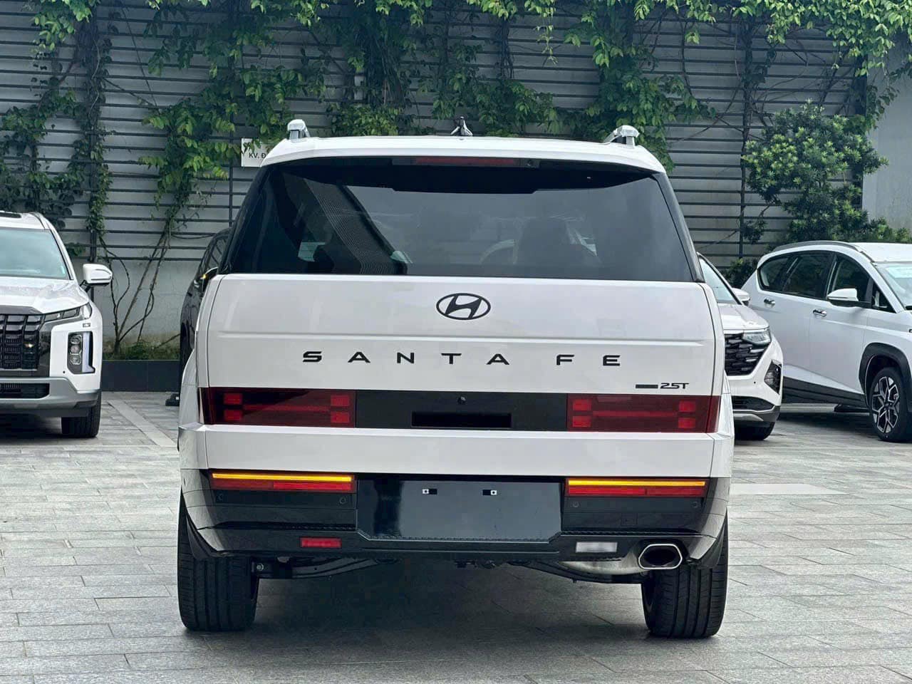 Hyundai Santa Fe "dọn kho" giảm giá 145 triệu đồng tại đại lý: Bản tầm trung còn từ 1,12 tỷ, thêm lựa chọn giá rẻ hơn Everest nhưng phải đánh đổi một thứ khi bán lại - Ảnh 6