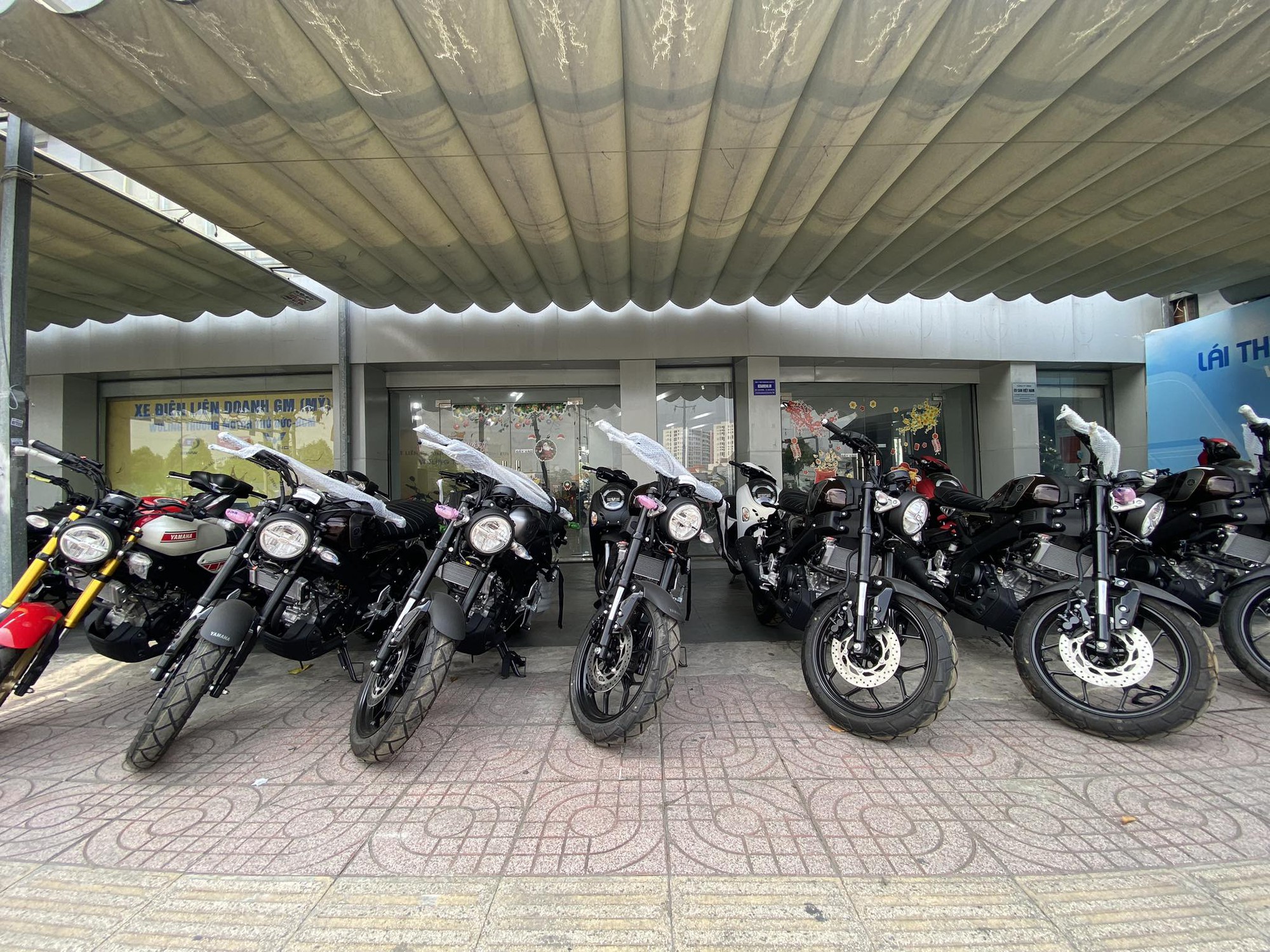 Xe Yamaha dáng đẹp đời mới có mặt ở đại lý: Mạnh 20 mã lực, ăn xăng 2L/100km, đấu mẫu Honda vừa về nước - Ảnh 1