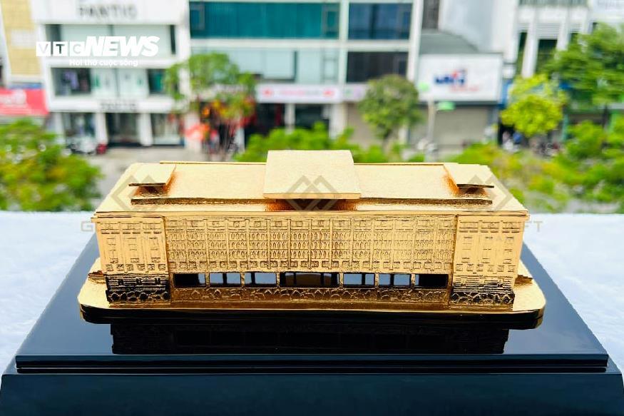 Những món quà đậm dấu ấn lịch sử hút khách dịp 30/4 - Ảnh 13