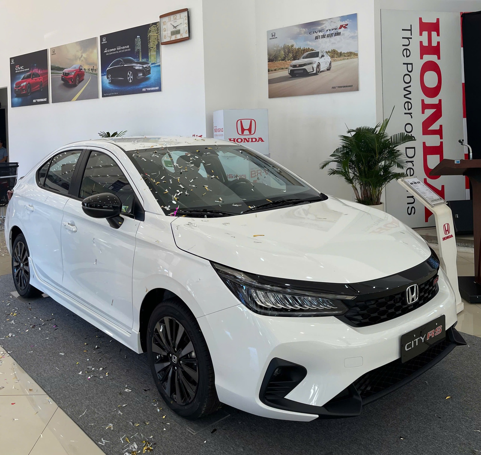 Ô tô Honda đồng loạt giảm giá đậm trong tháng 4: Cao nhất 250 triệu đồng, kèm nhiều quà tặng - Ảnh 2