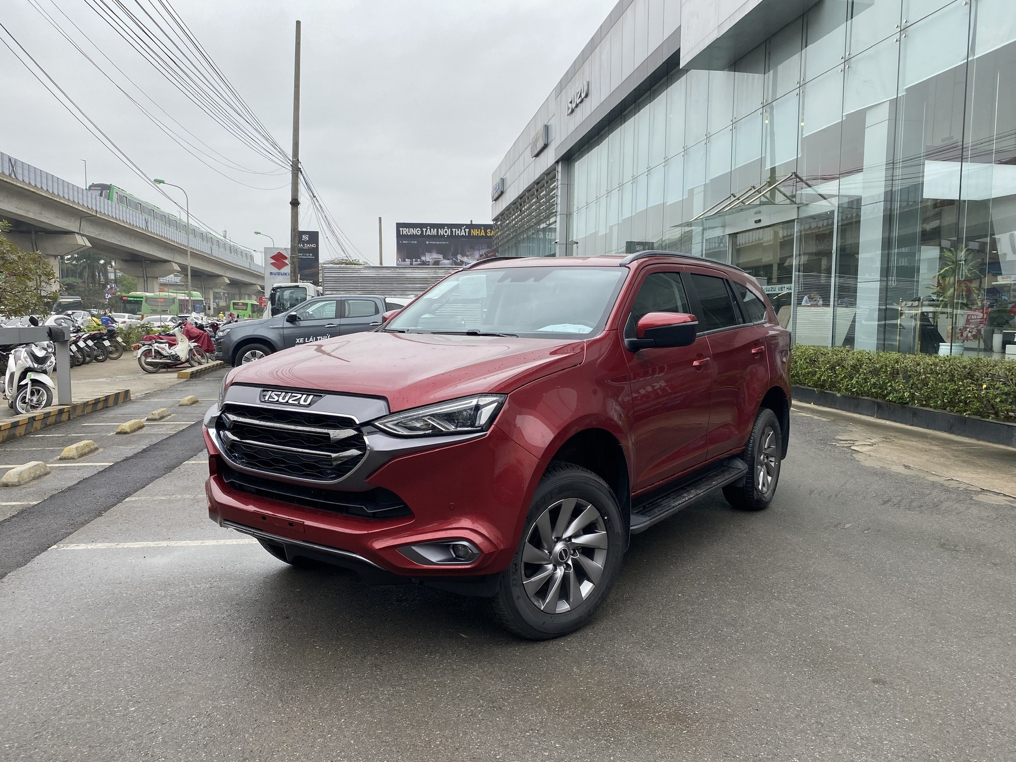 Loạt xe lọt top bán ít nhất dù ưu đãi cả trăm triệu đồng: Accord giảm ‘sốc’ vẫn khó 'bật', mu-X và Pajero Sport miệt mài xả hàng năm… 2023 - Ảnh 4