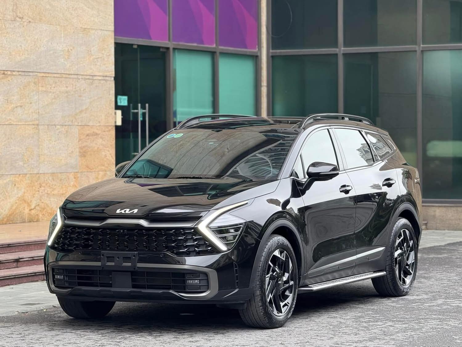 Loạt xe Kia ‘date cũ’ giảm giá tại đại lý: Carnival giảm sâu nhất 121 triệu, giá Soluto về mốc 356 triệu - Ảnh 2