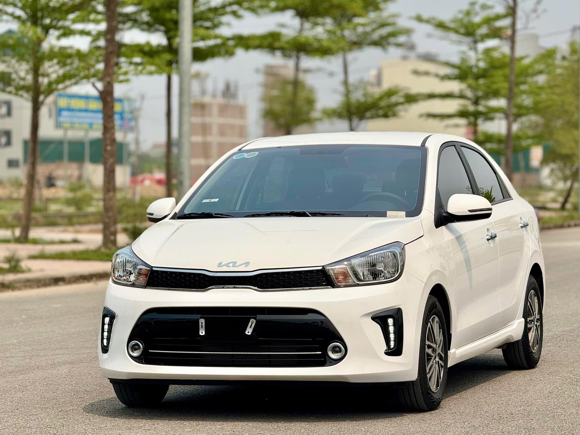 Loạt xe Kia ‘date cũ’ giảm giá tại đại lý: Carnival giảm sâu nhất 121 triệu, giá Soluto về mốc 356 triệu - Ảnh 3