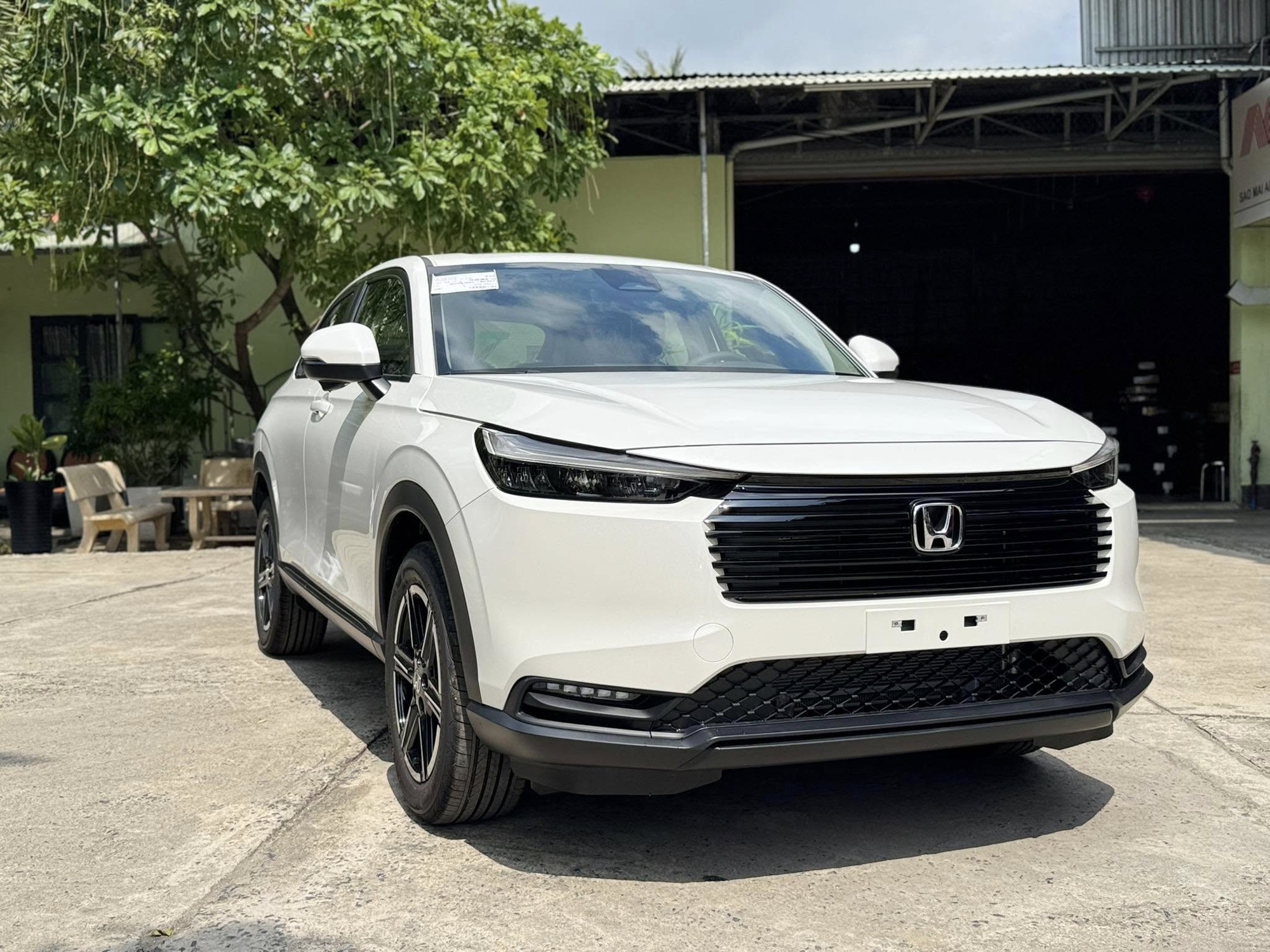 Honda HR-V 2025 mới ra mắt đã giảm giá tại đại lý: Bản tiêu chuẩn còn 679 triệu đồng, vẫn đắt ngang Xforce bản cao nhất - Ảnh 1