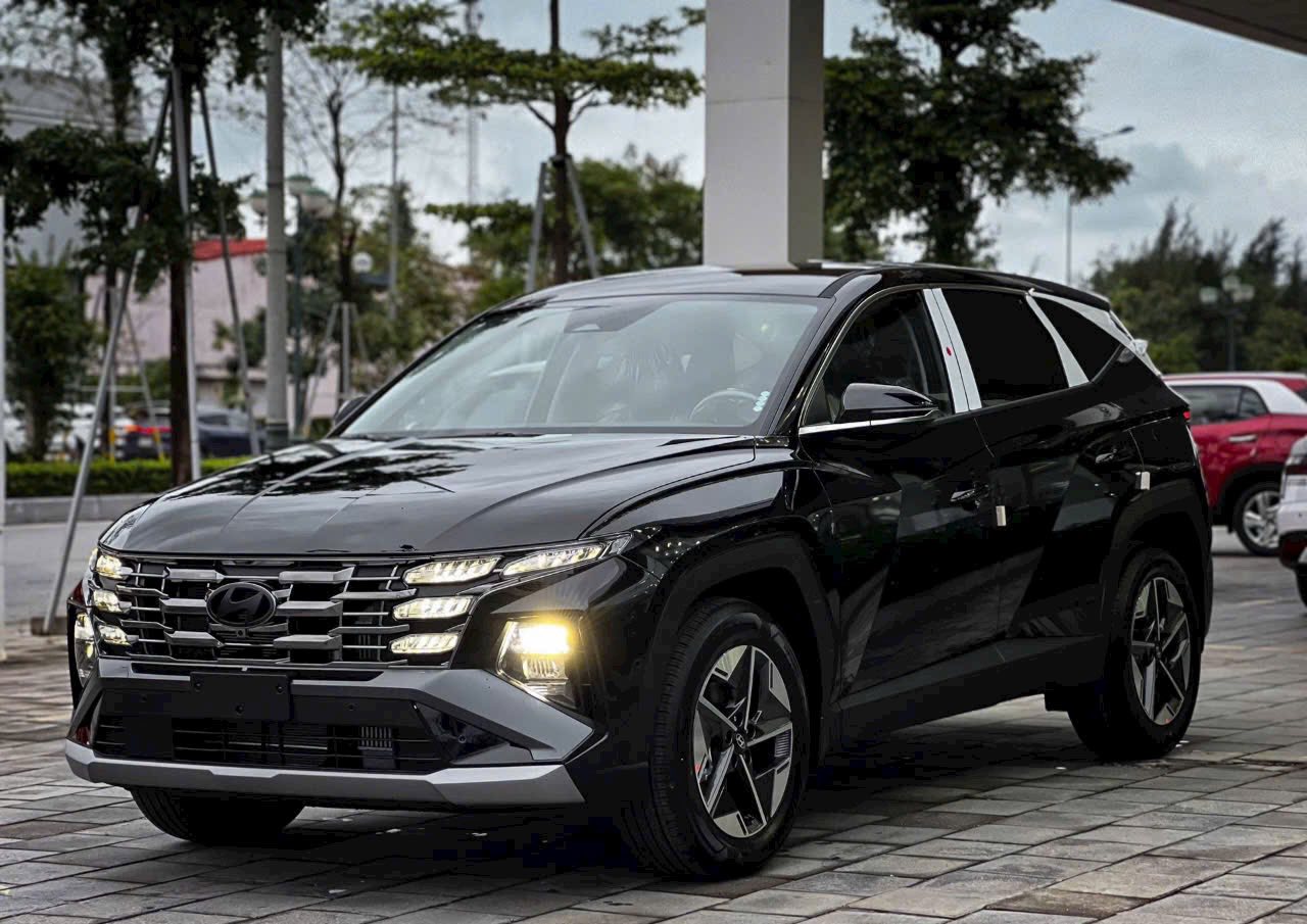 Hyundai Tucson bản đắt nhất giảm giá đến 80 triệu tại đại lý: Giá sau giảm còn 909 triệu đồng, vẫn cao hơn Territory bản tương đương - Ảnh 1